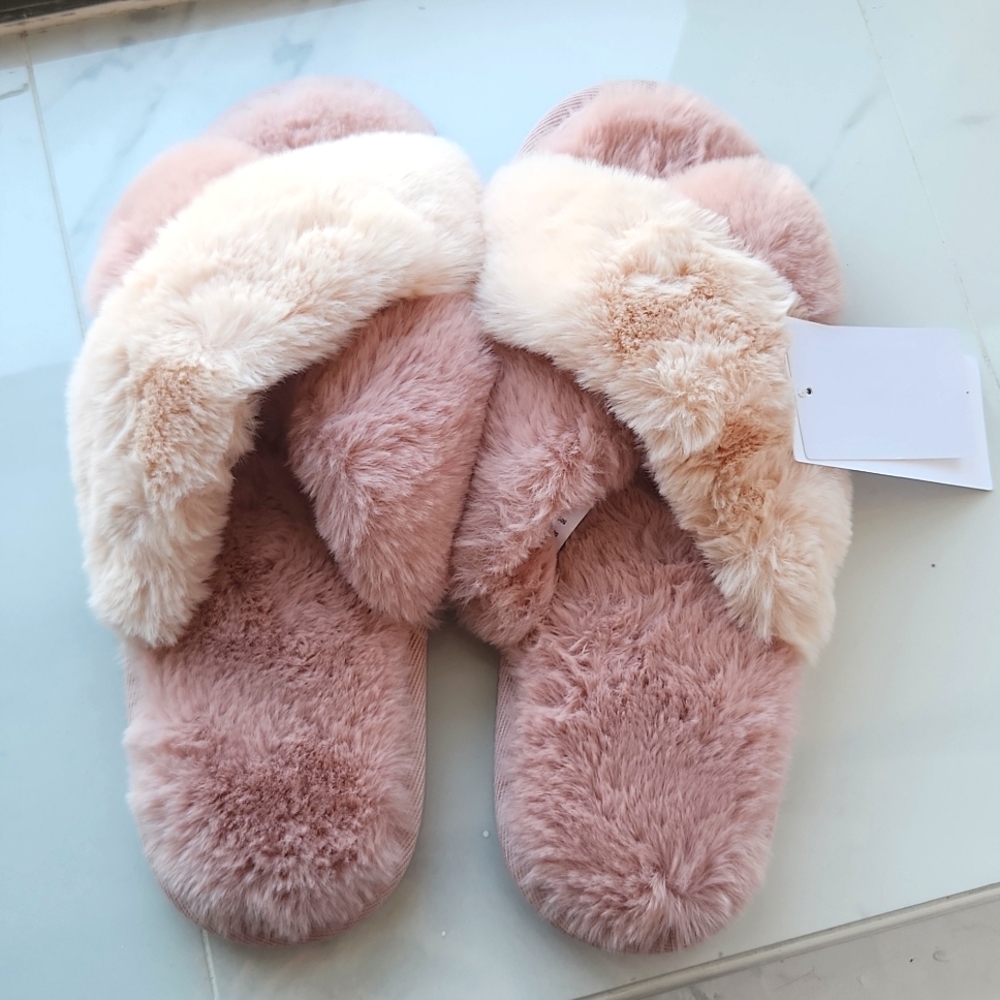 Nordsrom sunggle plush faux fur slipper